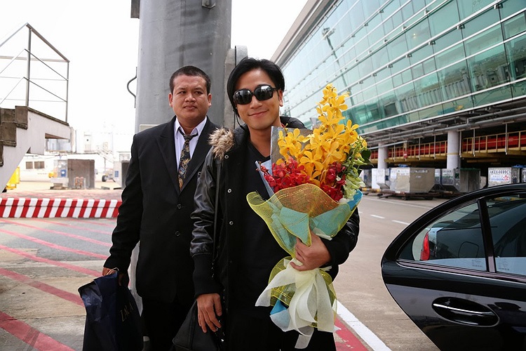 Trưa nay, tài tử HongKong Ngô Trác Hy đã đến sân bay Tân Sơn Nhất để tham dự một sự kiện tại TP.HCM.