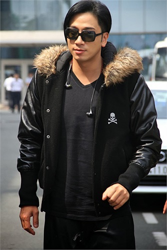 Là một tài năng trẻ triển vọng và thành danh, Ngô Trác Hy gia nhập gia đình TVB từ năm 2000 và nắm trong tay không ít vai diễn để đời. 