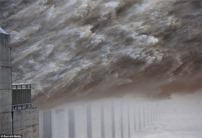 Với công suất 22.500 megawatt, đây là đập thủy điện lớn nhất thế giới