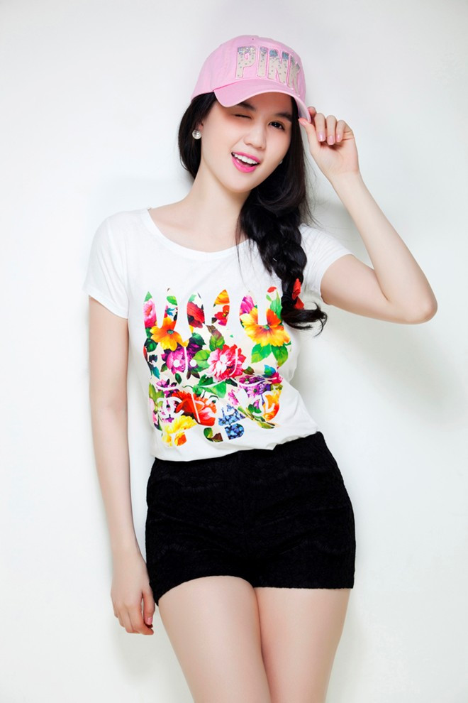 Ngọc Trinh 4 tháng nay không dùng tiền của bạn trai