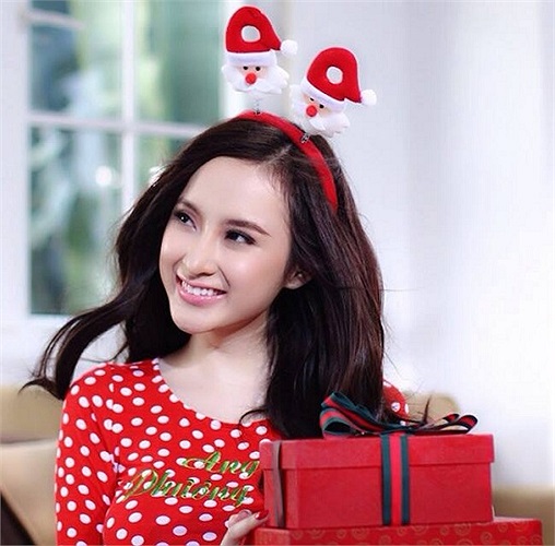 Người đẹp khoe nhan sắc rạng ngời.