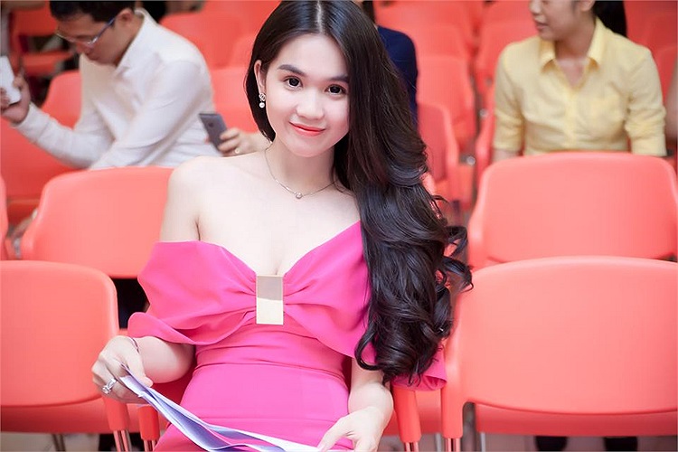 Từ 'Nữ hoàng nội y', Ngọc Trinh trở thành doanh nhân.