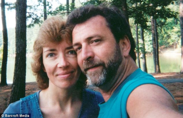 Năm 2003, ông được chẩn đoán mắc bệnh ung thư, nếu không loại bỏ khối u và một phần khuôn mặt thì ông sẽ mất mạng.