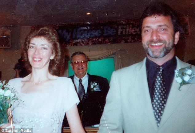 Ông được bác sỹ chẩn đoán mắc viêm xoang và cho dùng kháng sinh nhưng không đỡ. Cuối cùng, bác sỹ phát hiện ông bị ung thư loại hiếm gặp.