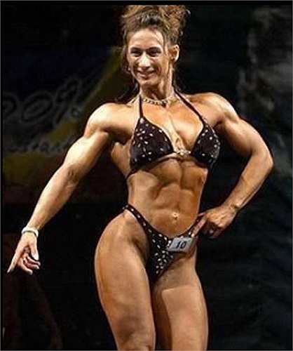 Tham gia cuộc thi về hình thể dành cho nữ.