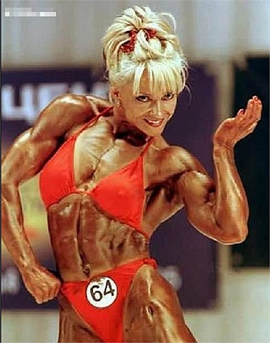 Tham gia cuộc thi về hình thể dành cho nữ.