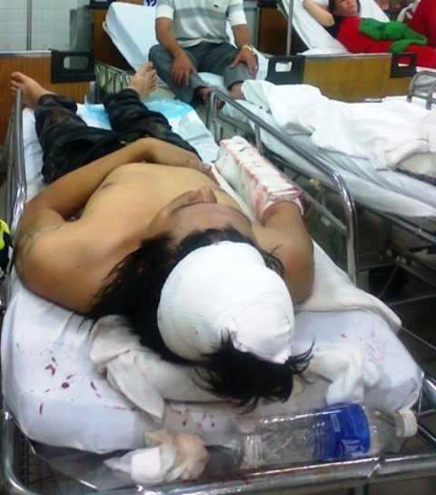 truy sát, đánh, chém, cướp, hiếp dâm,