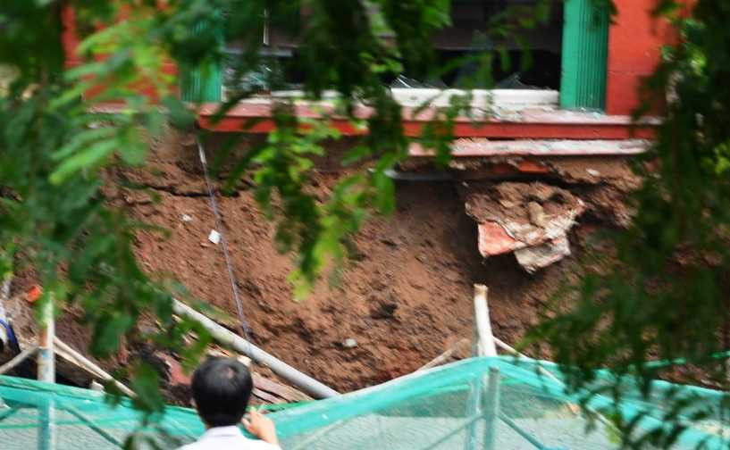 TP.HCM, nhà nghiêng, sụp lún, hố tử thần, công trình xây dựng, hoảng loạn