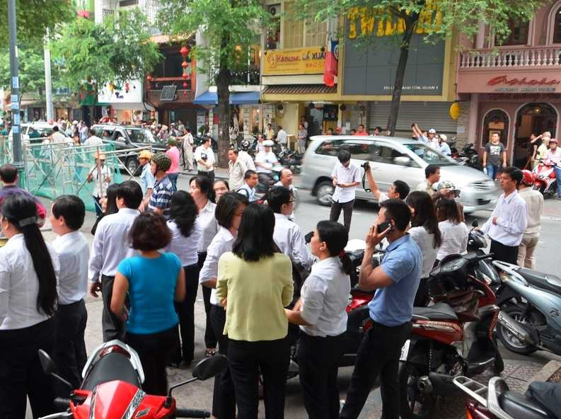 TP.HCM, nhà nghiêng, sụp lún, hố tử thần, công trình xây dựng, hoảng loạn