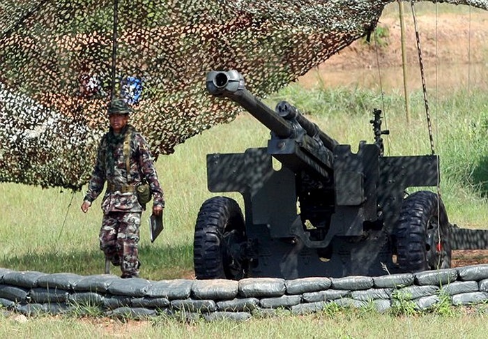 Quân đội Thái Lan dựng pháo trong cuộc xung đột biên giới với Campuchia