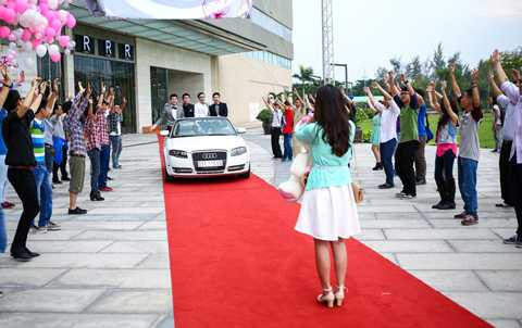 Nhóm 365 bày cách tán tỉnh gái xinh trong MV mới