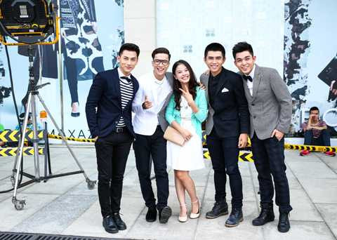 Nhóm 365 bày cách tán tỉnh gái xinh trong MV mới