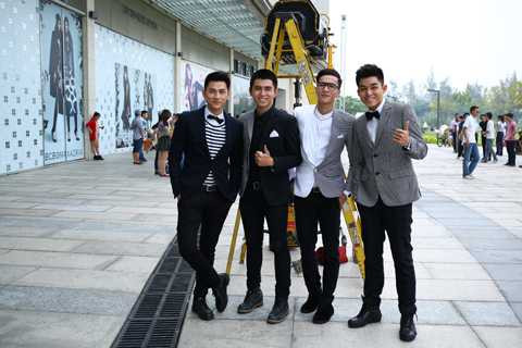 Nhóm 365 bày cách tán tỉnh gái xinh trong MV mới