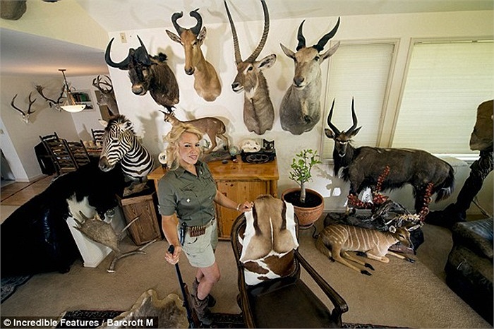 Olivia Opre coi mình là một nhà bảo tồn mặc dù công khai thừa nhận cô xem hoạt động săn bắn như một môn thể thao