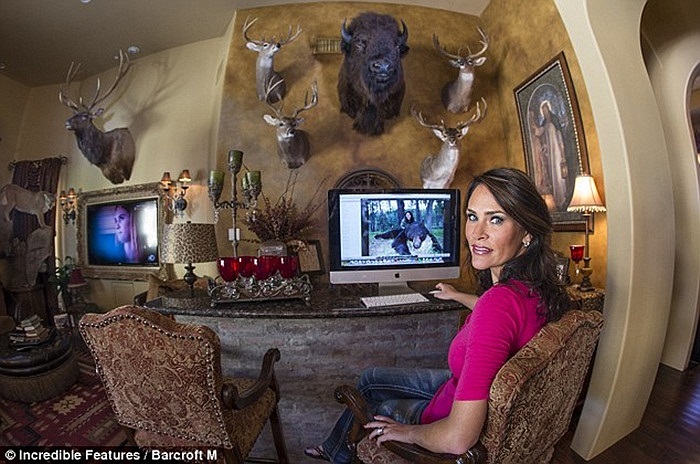 Điều nực cười là hai người phụ nữ này tuyên bố mình là 'những người yêu động vật thực sự', Tờ Daily Mail của Anh cho hay.