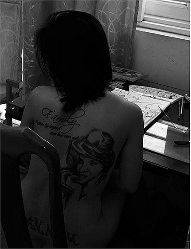 Phạm Diệu Thường Đan cho biết mỗi một hình xăm trên cơ thể đều gắn liền với một sự kiện của bản thân như ngày sinh của con gái, tuổi của con trai, cung của bản thân, tên của người đàn ông lựa chọn làm chồng 