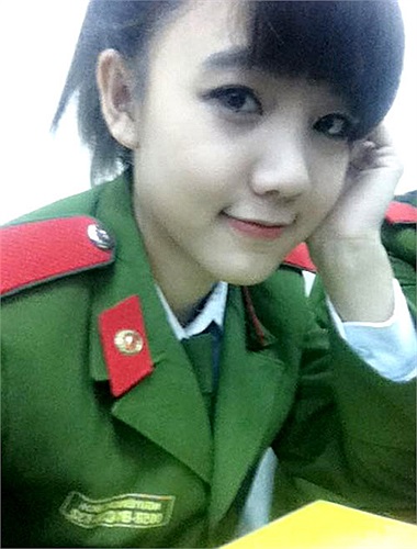 Cô gái trẻ thường có những hình ảnh xì tin, dễ thương không hề thua kém các hot girl đang nổi.