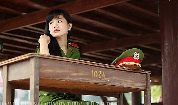 Mới đây, Phương Nhung xuất hiện trong bộ phim Chạm tay vào nỗi nhớ của đạo diễn Vũ Hồng Sơn với vai Thuỳ Linh - nữ sinh viên cảnh sát của Học viện. 