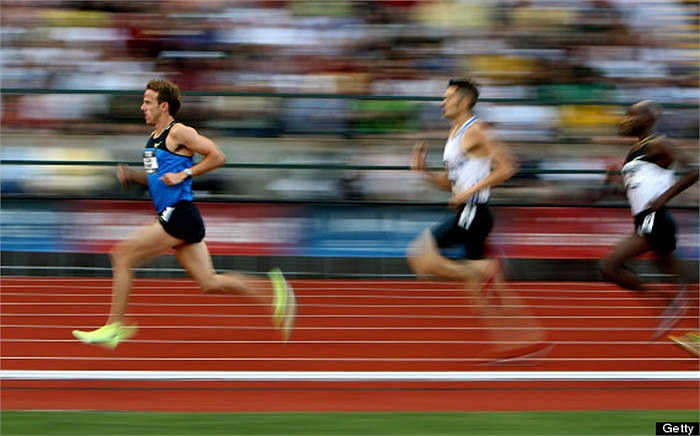 Alan Webb đã giữ kỷ lục thế giới về chạy nước rút quãng đường 1 dặm trong thời gian 3 phút 53.43 giây. Anh thường xuyên phải tập luyện dưới cường độ cao để đạt tới sự cân bằng giữa tốc độ và sức mạnh cơ bắp. 