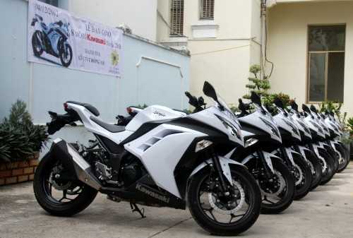 8 chiếc xe Kawasaki Ninja 250R được thanh tra giao thông Đồng Nai mua về. 