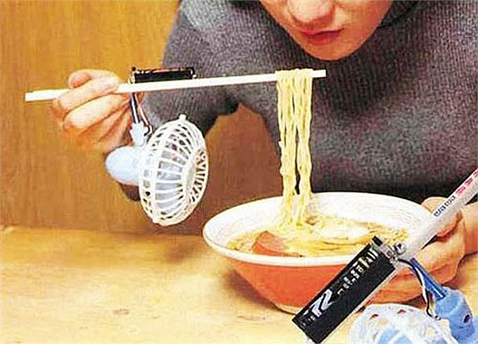Máy quạt mì xách tay giúp bạn không bị bỏng lưỡi vì ăn quá nhanh