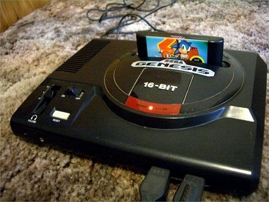 Trò chơi điện tử Sega Genesis được phát hành vào năm 1988 tại Bắc Mỹ trong một chiến dịch cạnh tranh với đối thủ lớn nhất Nintendo, nhưng đến những năm 90 mới thực sự thịnh hành.