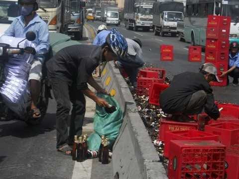 Điểm lại những vụ ‘hôi của’ xấu xí của người Việt