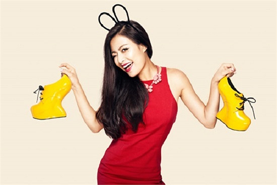 Đây là một trong số những bức ảnh được Hoàng Thùy Linh thực hiện khi ra mắt album 'Ep Hoàng Thùy Linh 2013'.