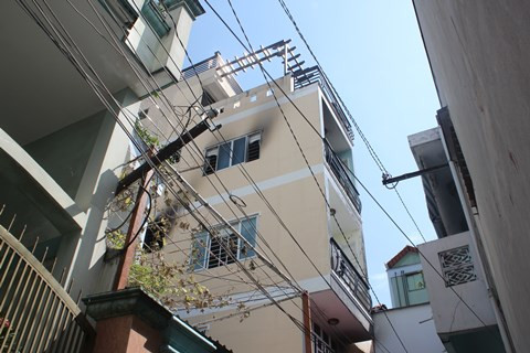 TP.HCM, cháy nhà trọ, sinh viên, quận 4, bị bỏng nặng, nữ sinh, dũng cảm