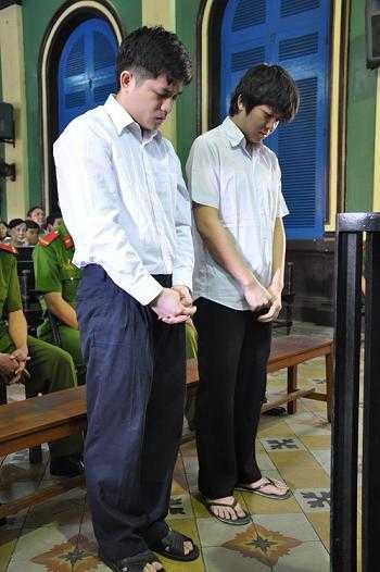 Hai bị cáo Nhân và Sang bị VKS đề nghị mức án cao nhất là tử hình - ảnh: H.C 