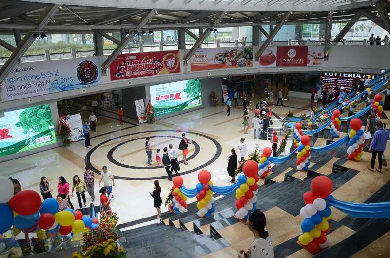 trong vòng 11 tháng của năm 2013, với 3 đại siêu thị và 3 siêu thị có tổng diện tích bán lẻ lên tới gần 30.000 m2 được khai trương.