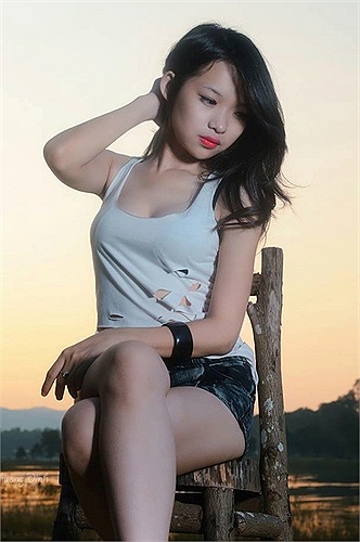 Linh cho biết: 'Nghề PG khá phù hợp với sinh viên bởi thời gian lưu động, giúp có thêm thu nhập; nhất là tạo môi trường giao tiếp và rèn luyện kỹ năng ứng xử 