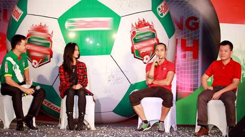 Phạm Anh Khoa, Suboi cuồng nhiệt cùng bóng đá