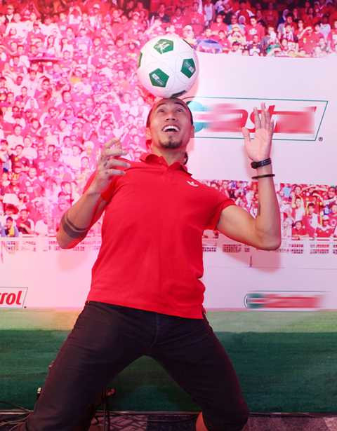 Phạm Anh Khoa, Suboi cuồng nhiệt cùng bóng đá