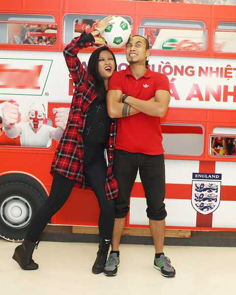 Phạm Anh Khoa, Suboi cuồng nhiệt cùng bóng đá