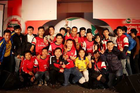 Phạm Anh Khoa, Suboi cuồng nhiệt cùng bóng đá