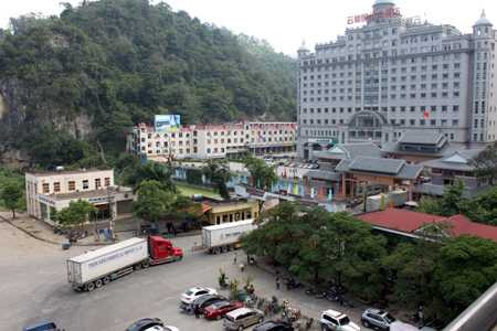 Hàng xuất khẩu qua cửa khẩu Tân Thanh 