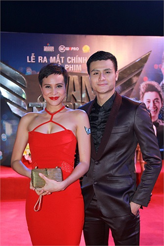 Phương Mai và siêu mẫu Vĩnh Thụy. Trong phim, Vĩnh Thụy cũng trở lại với vai diễn ông bầu trẻ lạnh lùng tên Minh.