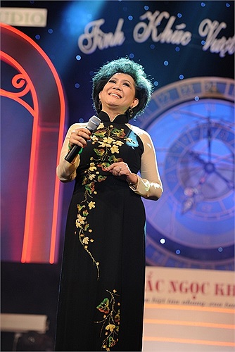 Và không thể thiếu ca khúc Không bao giờ quên anh của nhạc sỹ Hoàng Trang, giọng hát ngọt ngào, da diết của nữ nghệ sỹ đã để lại nhiều cảm xúc trong lòng khán giả.