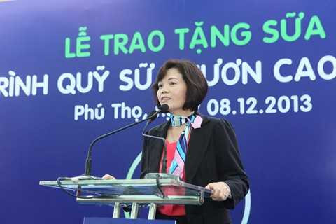 Quỹ sữa Vươn Cao Việt Nam đến với trẻ em nghèo Phú Thọ