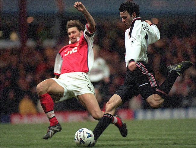 Khoảnh khắc thiên tài của Giggs: pha đột phá qua 4 hậu vệ Arsenal rồi ghi bàn ở bán kết FA Cup năm 1999. Bàn thắng giúp Quỷ đỏ vào chung kết giải đấu này và vô địch sau đó
