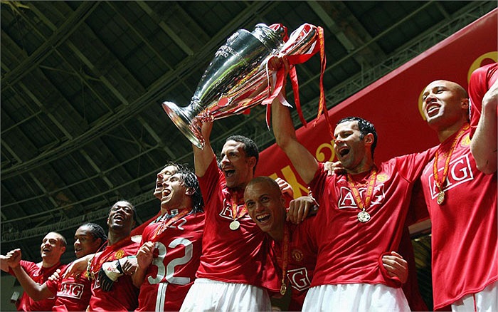 Giggs ăn mừng chức vô địch Champions League thứ hai năm 2008