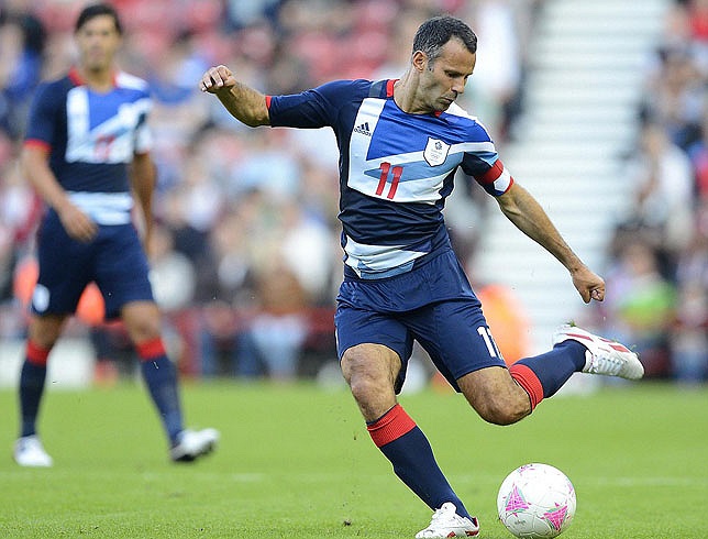 Giggs trong màu áo Vương quốc Anh thi đấu ở Olympics London 2012