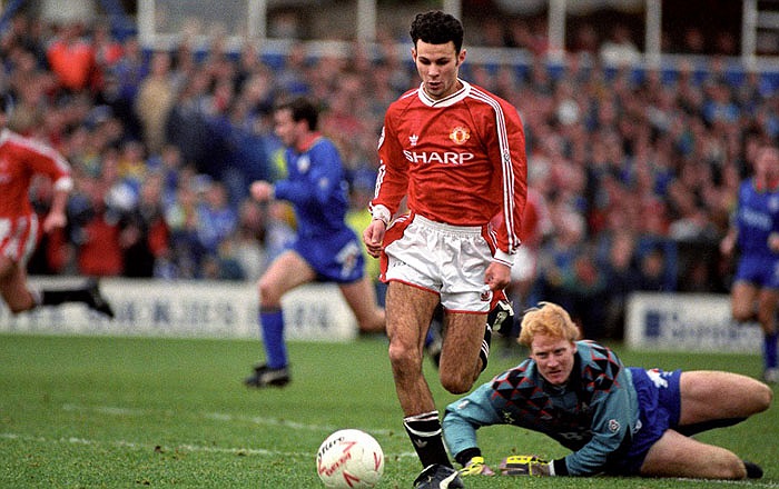 Trong ngày Boxing day của năm 1991, Giggs đã ghi bàn thắng thứ 6 cho Quỷ đỏ vào lưới Oldham, giúp đội nhà giành chiến thắng 6-3