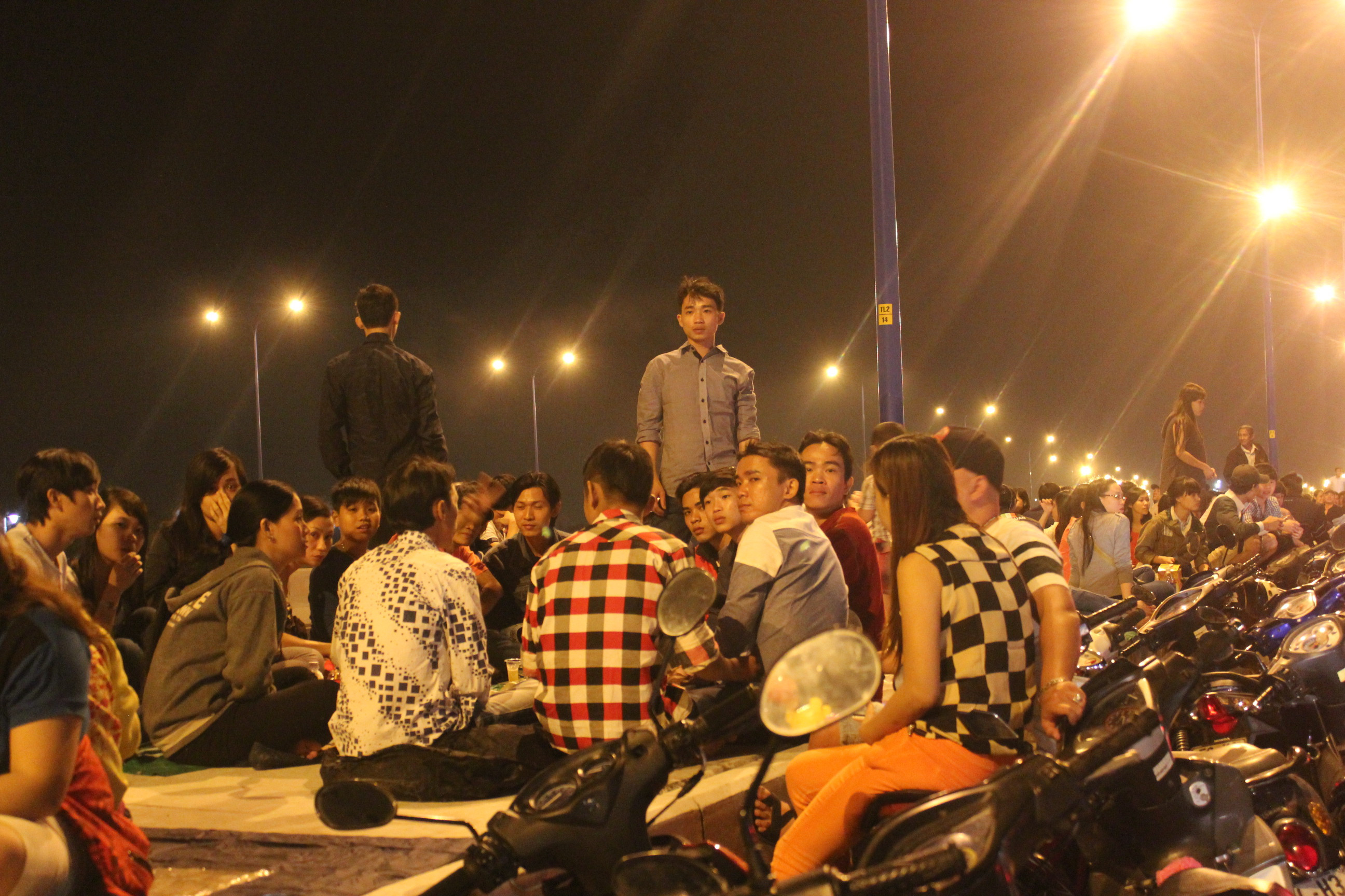 Sài Gòn nghẹt thở đón năm mới 2014