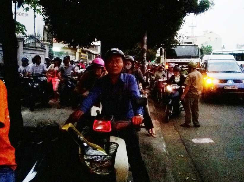 TP.HCM, tai nạn, tài xế, hành hung, công an, người thân nạn nhân, Tây Thạnh, quận Tân Phú