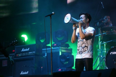 RockStorm 2013 “đốt lửa” sông Hàn