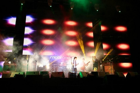 RockStorm 2013 “đốt lửa” sông Hàn