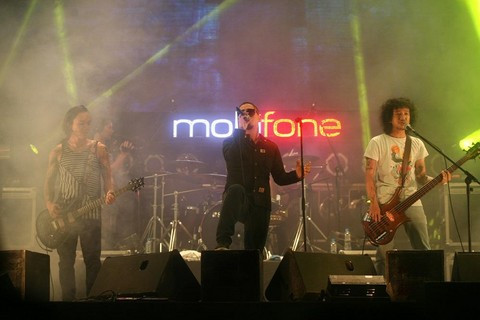 RockStorm 2013 “đốt lửa” sông Hàn