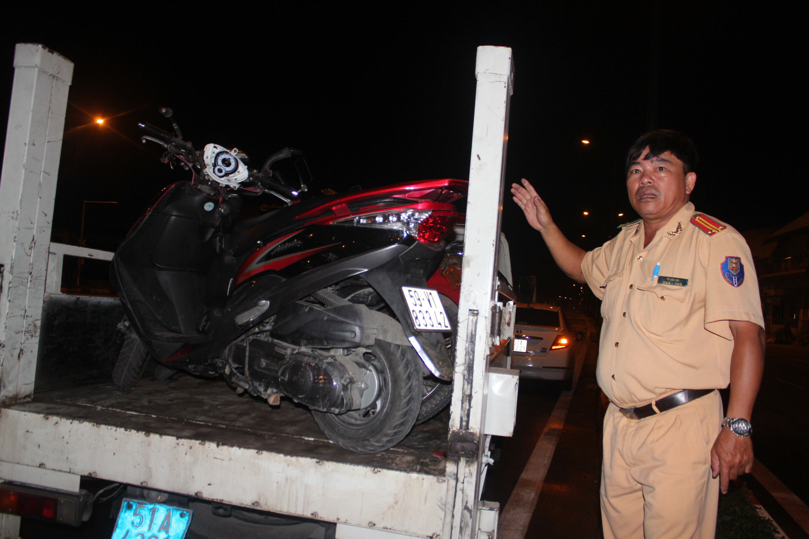 TP.HCM, tai nạn, đường sắt, Bắc Nam, Phạm Văn Đồng, xe máy, CSGT, nguy kịch